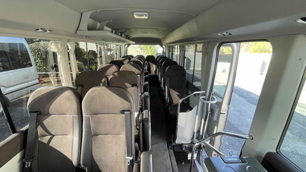 貸切バス マイクロバス 写真 内装