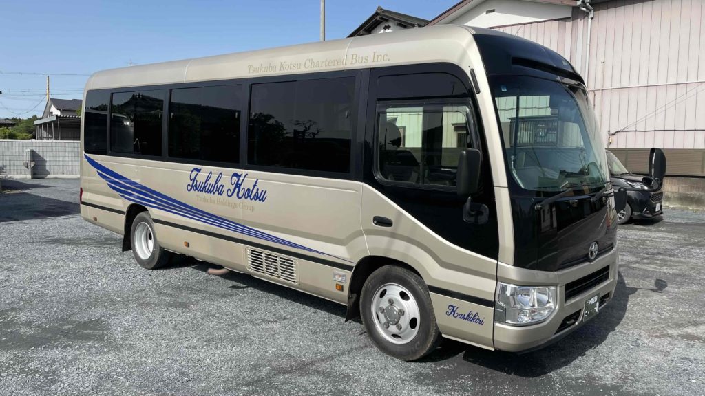 貸切バス　マイクロバス　写真　外観